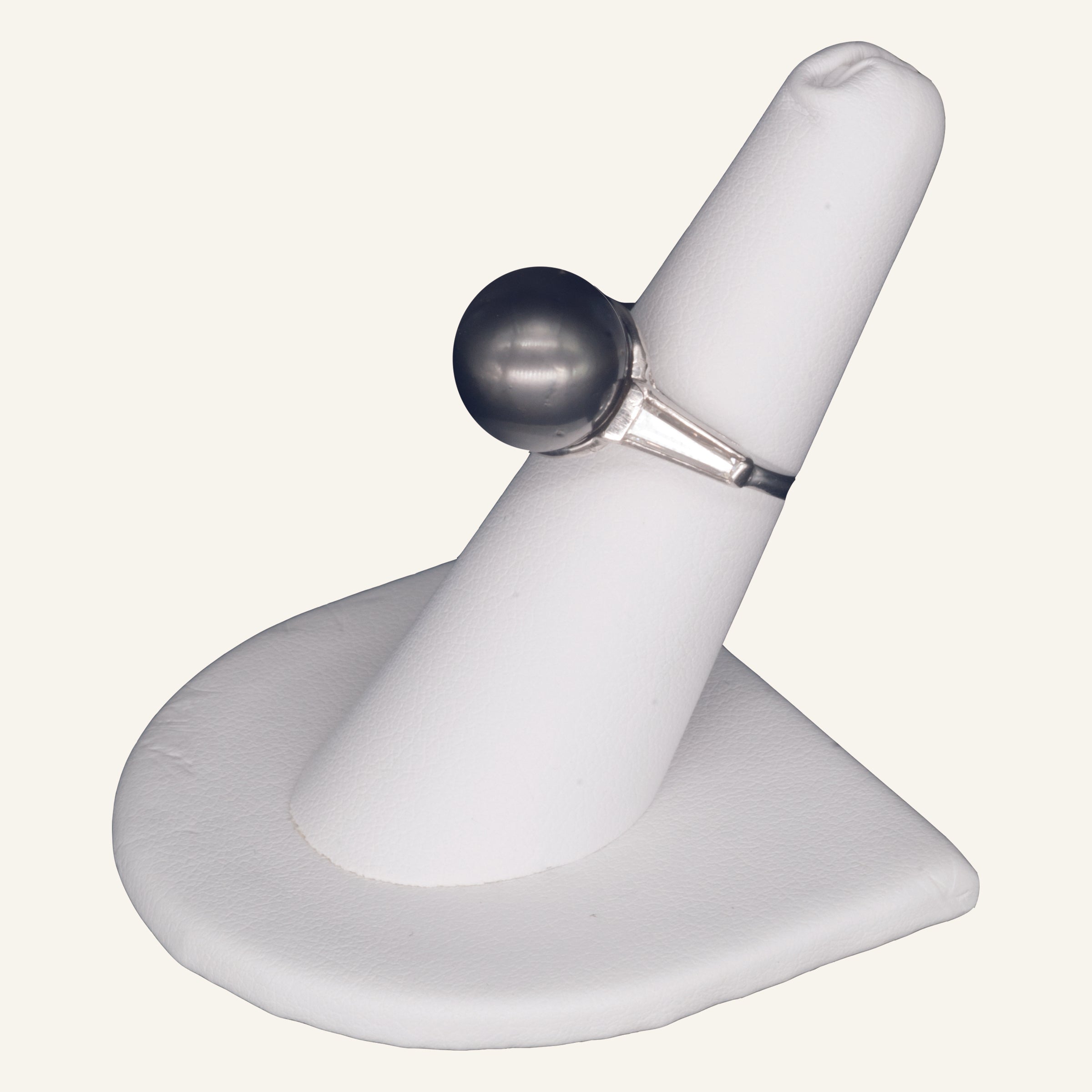 Cartier Tahitian Black Pearl Ring with diamond Baguettes