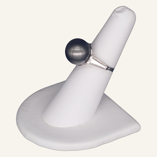 Cartier Tahitian Black Pearl Ring with diamond Baguettes