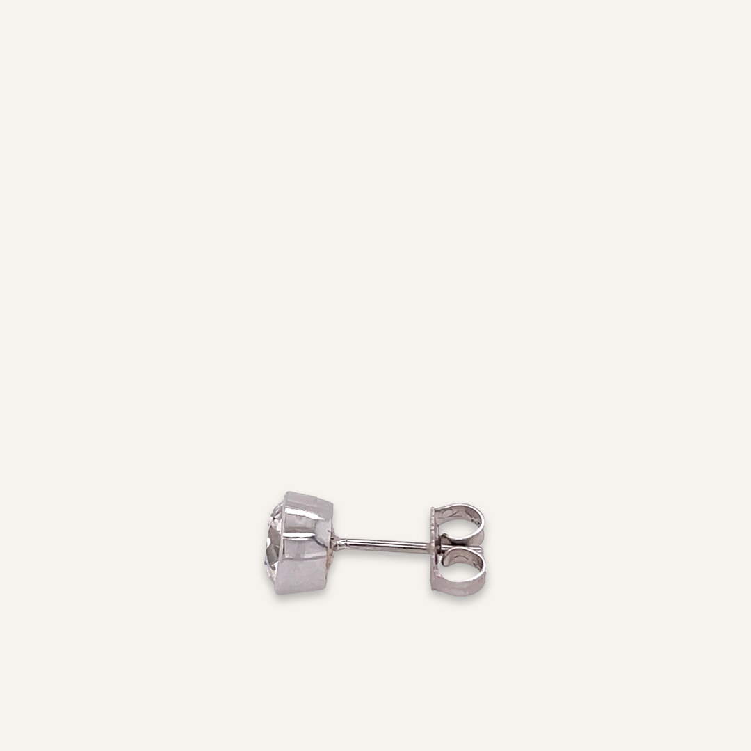 18k White Gold Diamond Post Earrings