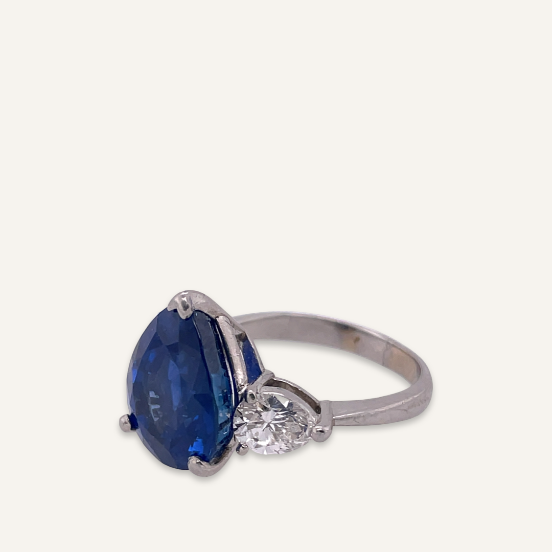 Pear Cut Sapphire with Chevron Banding